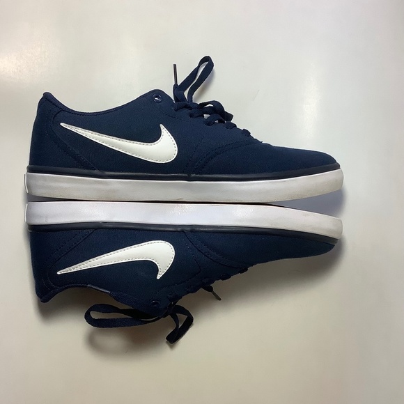 Nike Other - Nike men’s SB Check Solarsoft navy blue size 9